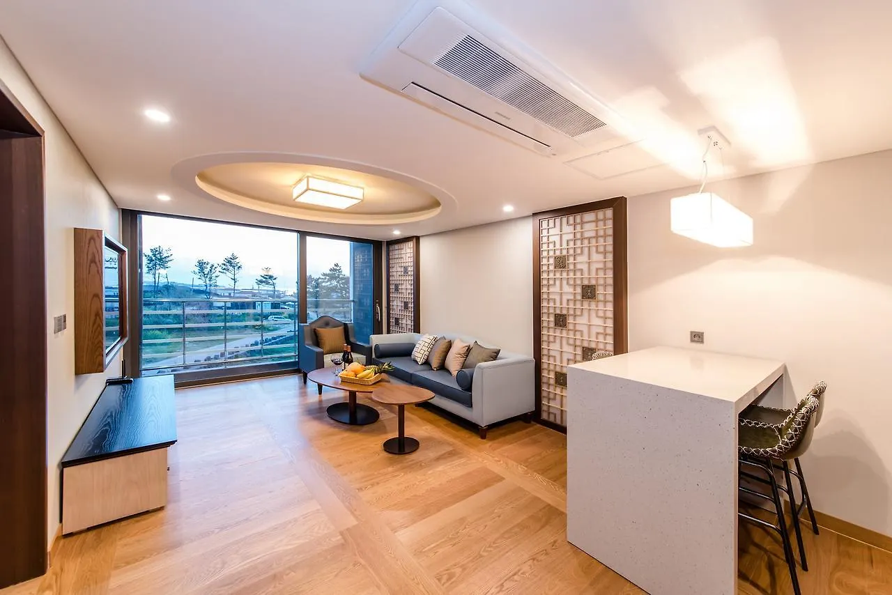 Jeju Marevo Beach Hotel 3*, Haga-ri (Jeju)